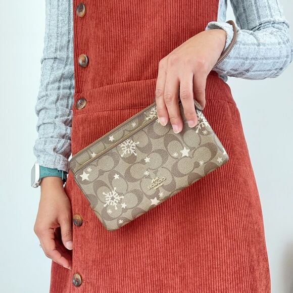 NWT Coach Double Zip Wallet In Signature Canvas With Star And Snowflake Print - Picture 11 of 11
